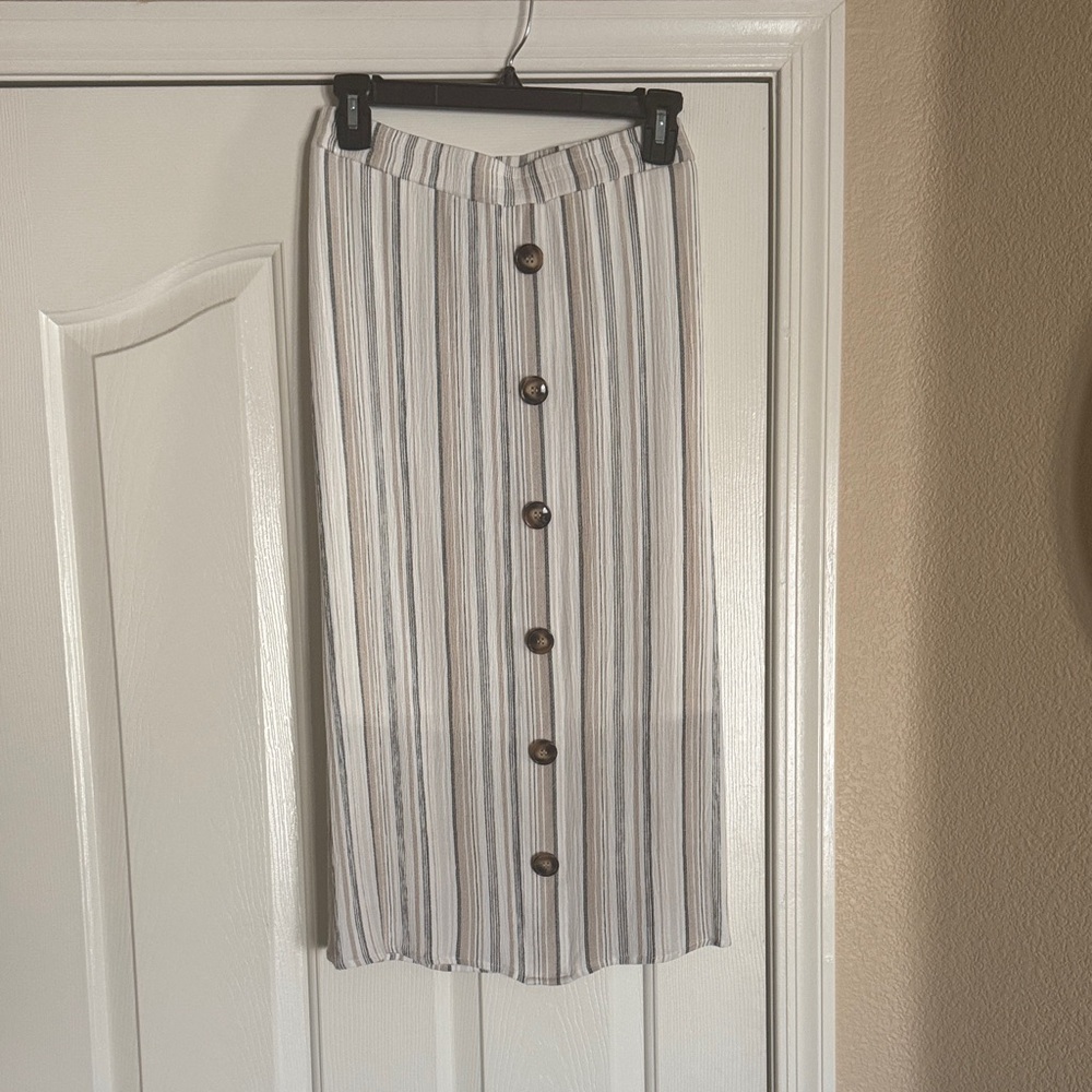 Elegant Striped Button-Front Midi Skirt